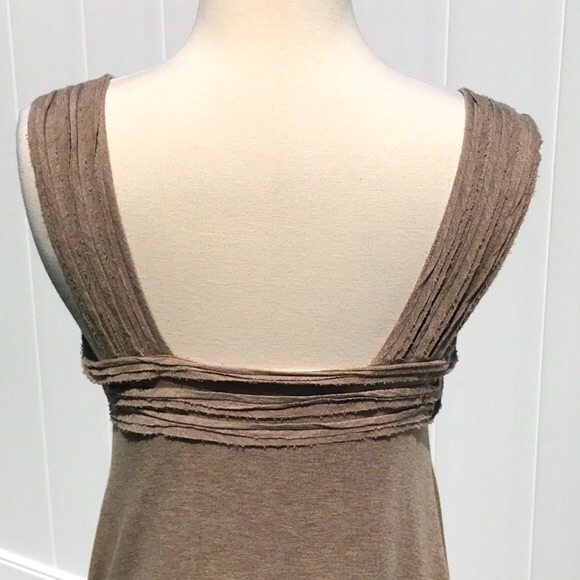 Max Studio Khaki Tan Hi Lo Raw Edge Trim Swing Tank Style Top Size Medium - Picture 8 of 10